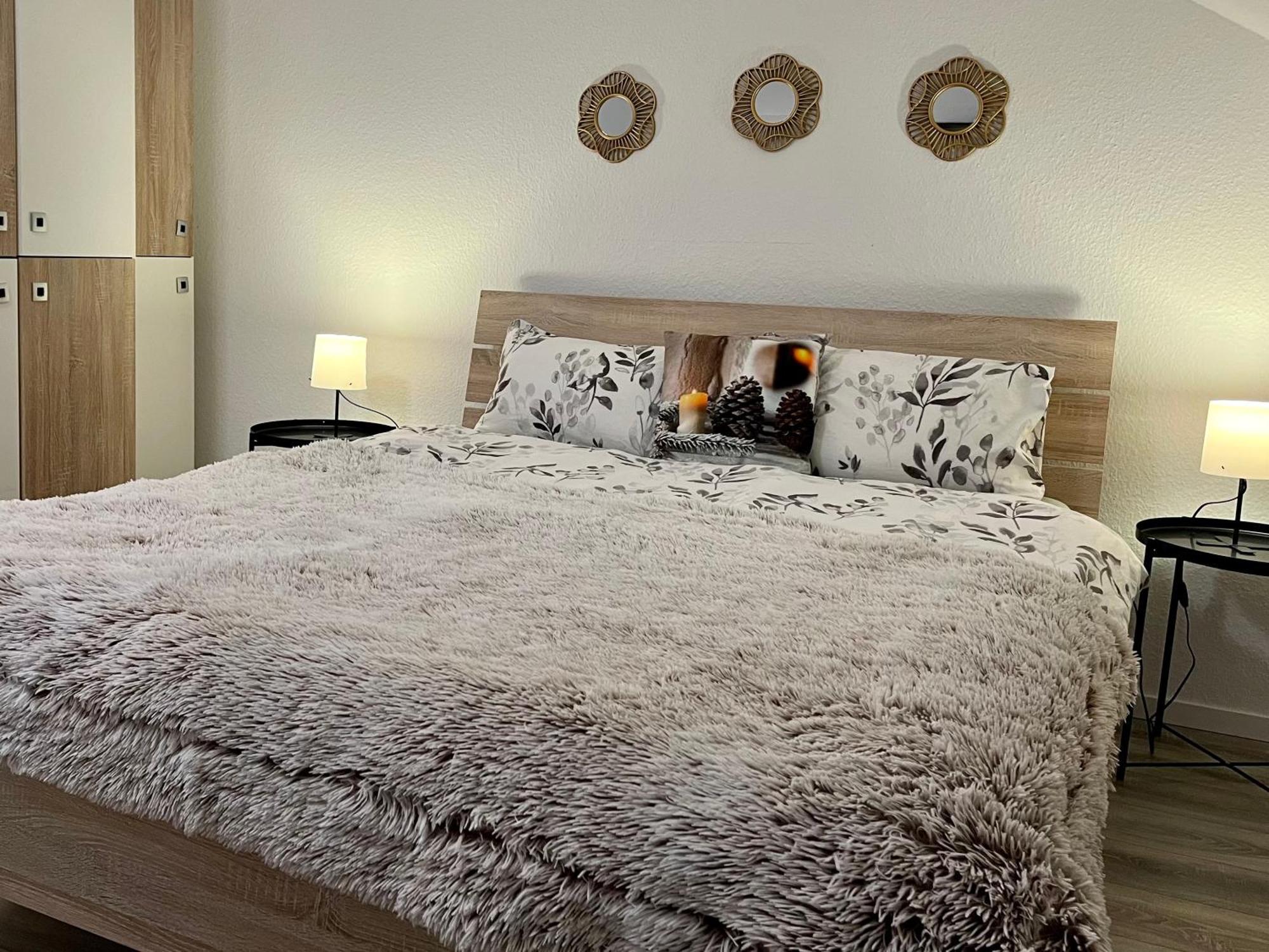 Marienhaus Apartment - Zentral, Parken, Netflix, Kontaktloses Einchecken วุปปาทัล ภายนอก รูปภาพ