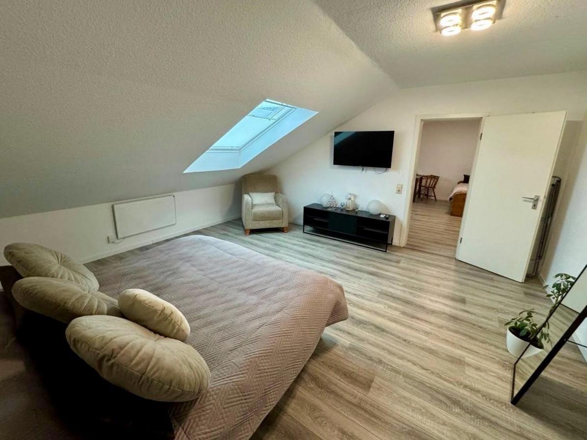 Marienhaus Apartment - Zentral, Parken, Netflix, Kontaktloses Einchecken วุปปาทัล ภายนอก รูปภาพ