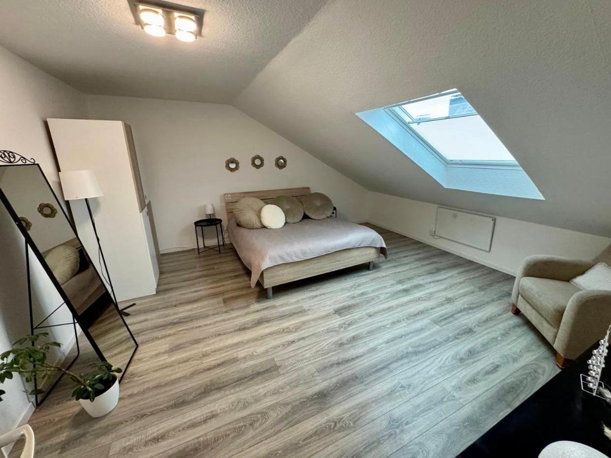 Marienhaus Apartment - Zentral, Parken, Netflix, Kontaktloses Einchecken วุปปาทัล ภายนอก รูปภาพ