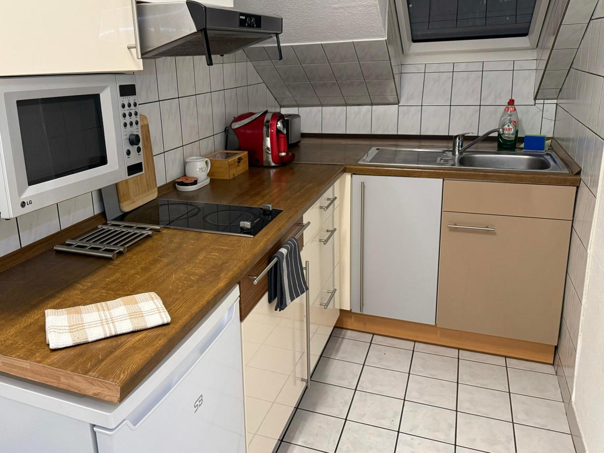 Marienhaus Apartment - Zentral, Parken, Netflix, Kontaktloses Einchecken วุปปาทัล ภายนอก รูปภาพ